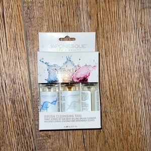 Makeup Brush cleanser